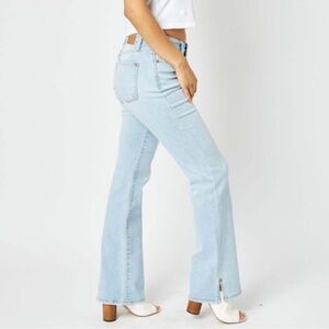 NWT Judy Blue Light Wash Slit Hem mid rise Bootcut SIZE 20W